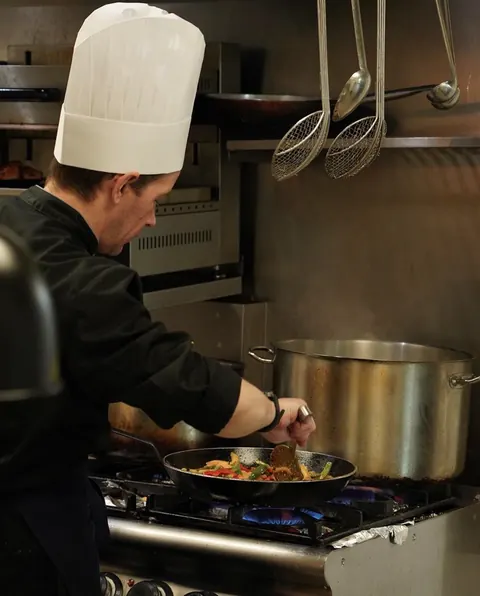 Le chef aux fourneaux